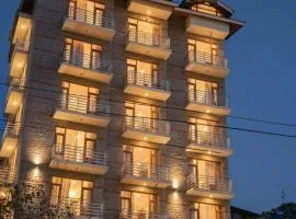 Hidden Heaven Old Manali by velvet loft