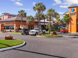 Clarion Pointe Galveston - Beachfront