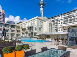 City life Skytower view with Balcony Famliy Retreat