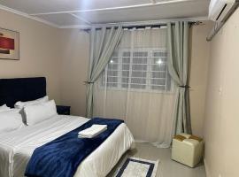 Sofies's Apartments, hotel dengan parking di Lusaka
