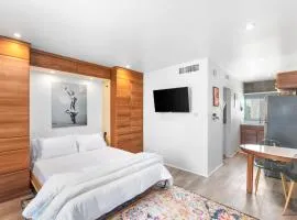 Retro-Modern Hideout in DTPH Walkable, Pool