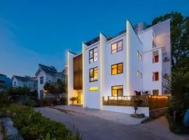 Huazhu Luxury Huangshan Warm Wood Homestay Tangkou Nandamen Branch