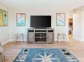 Cozy 1BR Beachfront with Balcony & Sunrise Views