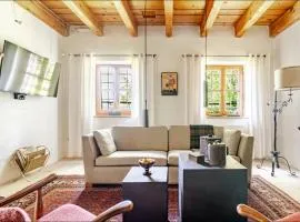 Alpine Boutique Chalet with Sauna near Salzburg