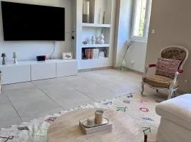 Agréable maison de ville avec terrasse et garage