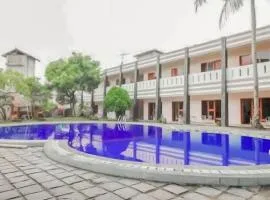 RedDoorz Plus At Hotel Sofia Pangandaran