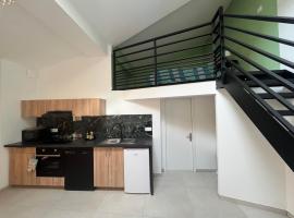 La Vie est Belle, Hotel in Saint-Symphorien-sur-Coise