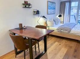 swissme - modernes Studio am Sportplatz mit Balkon & Parkplatz