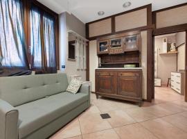 La Casa di Lu - Val D'Intelvi, hotel v mestu Lanzo dʼIntelvi