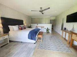 Hartland Country House Luxury Ensuite Rooms, &pi;&omicron;&lambda;&upsilon;&tau;&epsilon;&lambda;έ&sigmaf; &xi;&epsilon;&nu;&omicron;&delta;&omicron;&chi;&epsilon;ί&omicron; &sigma;&epsilon; Oudtshoorn