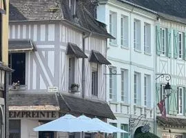 Centre historique de LYONS LA FORET Hotel de Maître le Cottage