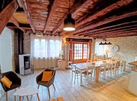 La Clé des Champs B&B, ξενοδοχείο σε Marigny-lès-Reullée