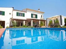 Modern Villa with Private Pool in Muro 300 m²
