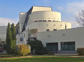 Holiday Beach Budapest Hotel, golfový hotel v Budapešti