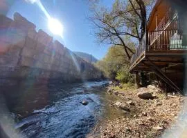 Guest house in RIVERSIDE