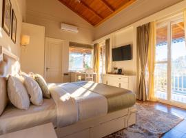 Casa De Bello, Nainital, Near Kainchi Dham, hotel in Bhowāli