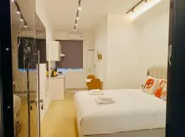 Central Retreat by Zeus Suites