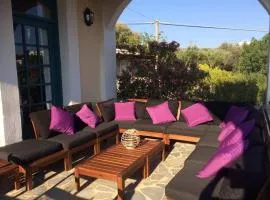 Spiti Limnos, Idyllisch Gelegen Im Orangenhain