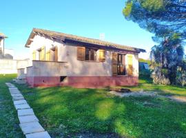 La maison du pin, hotel a Piquecos