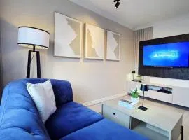 Family & Contractor Stay WiFi, Garden Private Parking for 2 cars