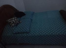 Super appartement quartier paisible proches toutes commodités, hotel em Azrou