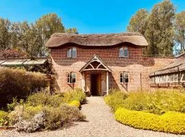 Cosy Cottage with Log Fire Near Hay-on-Wye