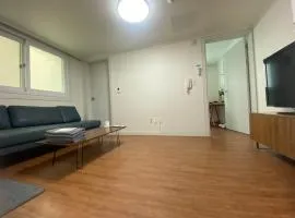 황리단길 대릉원 천마총 도보 5분 아늑한 퀸침대 투룸 3-1