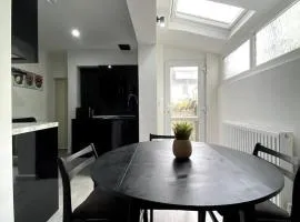 Cardiff Central Home Sleeps 12