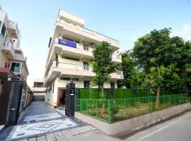 FabHotel Sai Village