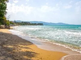 Seaside Holiday House by elite