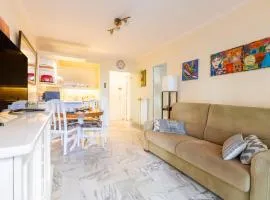 LB Vacation Rentals I Cannes Croisette, Large Terrace, Free Parking, Beaches