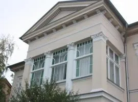 Strandnahe Ferienwohnung In Gründerzeitvilla