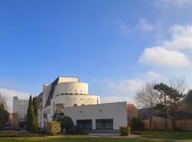 Holiday Beach Budapest Hotel、ブダペストのホテル