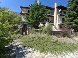 Horizon Nest Parnassos Villa Chalet!