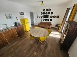 Vintage Village- Anni 70'