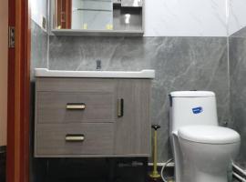 Bee Happy Hostel & Gobi amazing tour, hotel in Dalandzadgad