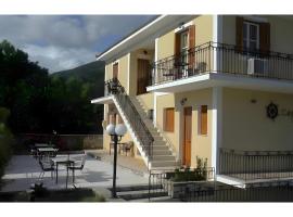Captain's Dion Apartments, hotel di Kiónion
