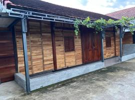 Home Dốc Mơ, hotel in Xã Gia Tân