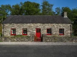 Cosy stone cottage on the shores of Sneem River