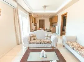 The Saltwater Suite 1 minute Beach