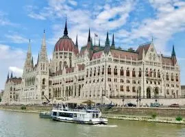 Harmony Apartment Near Opera