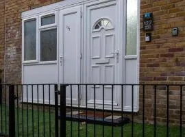 Charming 2 Bedroom luxurious Home in Thamesmead south east London