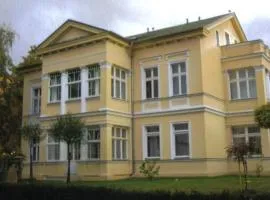Ferienwohnung In Gründerzeitvilla In Strandnähe