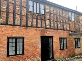 The Merchants Barn - A New Unique Town Centre Home