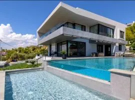 Aurora Villa by A&D Properties