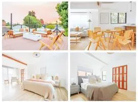 6BR Duplex GROUP STAY w Garden & Rooftop Deck