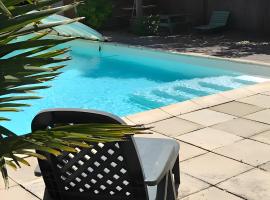 Gîte De L'albizia，Laurabuc的飯店