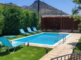 Sklavaki Traditional Villa - Private Pool & Views
