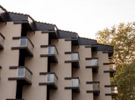 Hotel Baztan, pet-friendly hotel in Garzáin