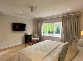 7 on Churchill Guest House